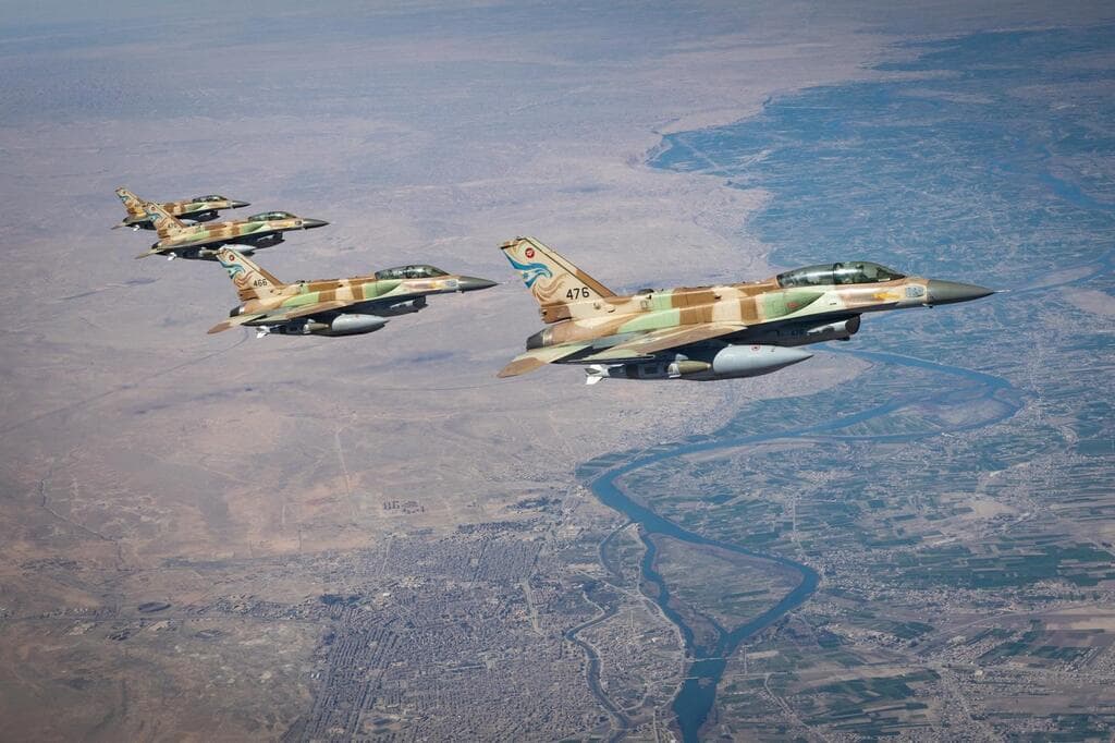 מטוסי קרב של חיל האוויר בדרכם לתקיפה באיראן