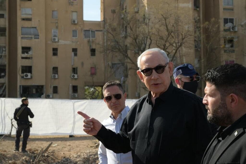 ראש הממשלה נתניהו בזירת הנפילה בבאר שבע