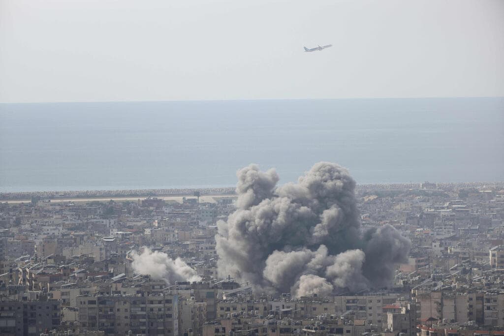 תקיפות בדאחייה ביירות