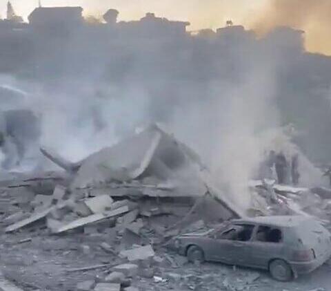 נזקי תקיפה בדרום לבנון בכפר סיר אל-גרביה