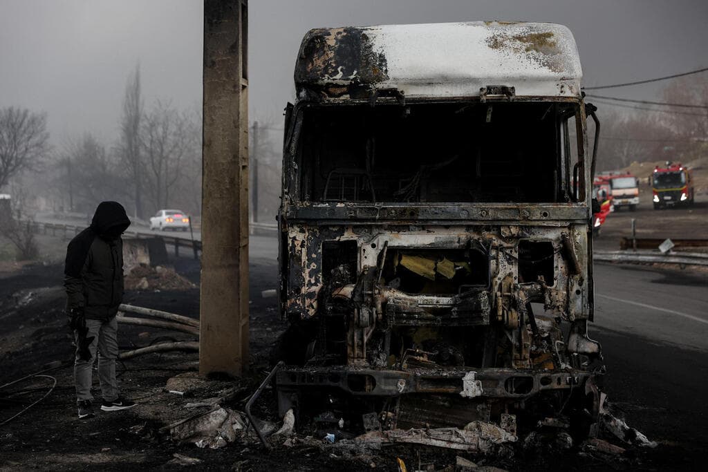 שמי טהרן מלאים בעשן כתוצאה מתקיפה