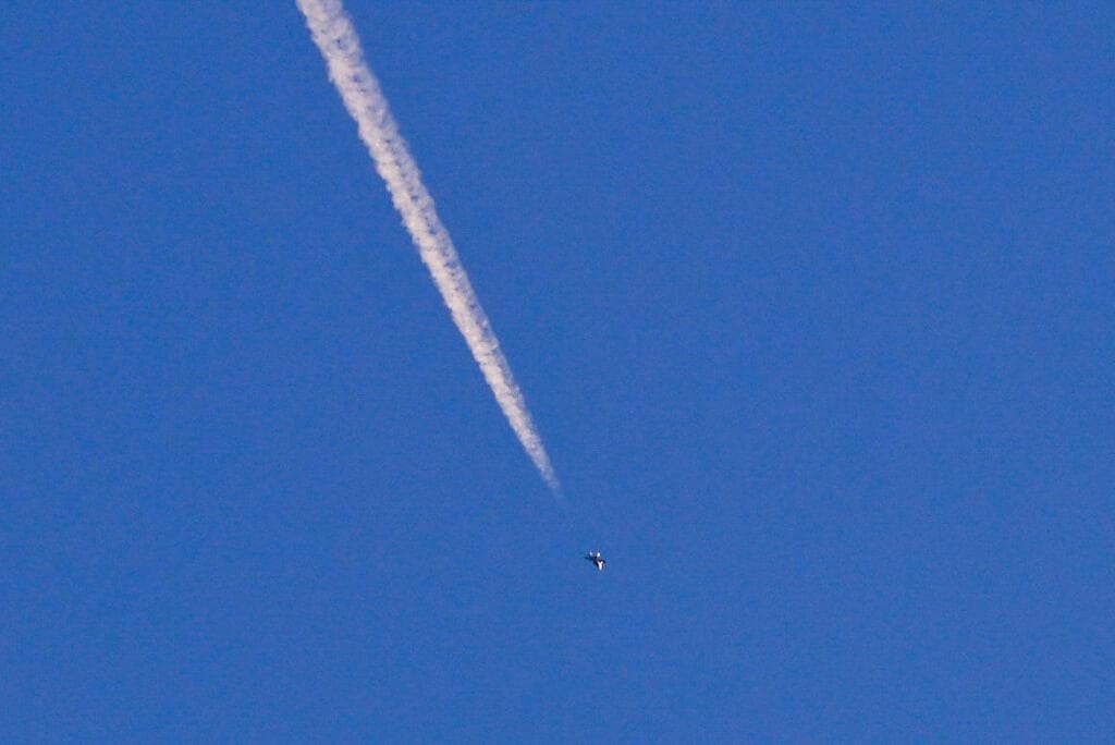 מטוס קרב בשמי ביירות