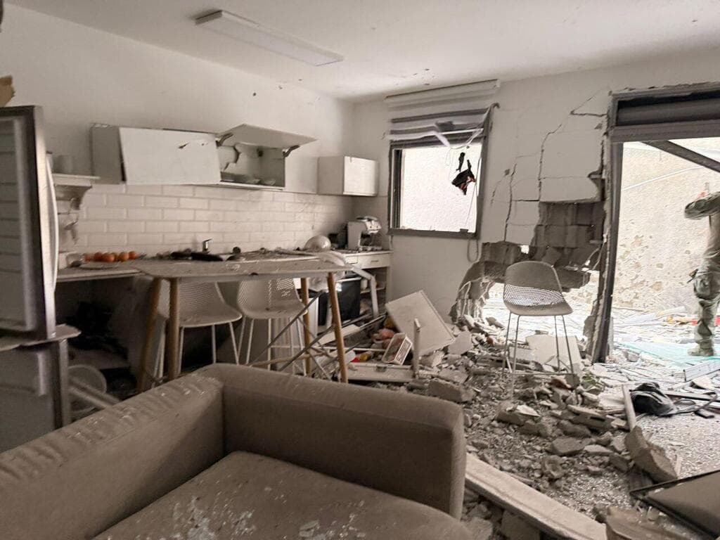 פגיעה ישירה באילת