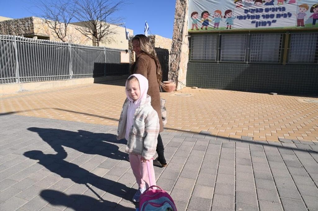 חוזרים ללימודים במצפה רמון (צילום: הרצל יוסף) חוזרים ללימודים במצפה רמון