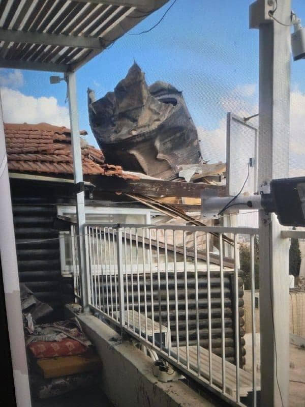 נפילה בבית בירושלים נפילה בבית בירושלים