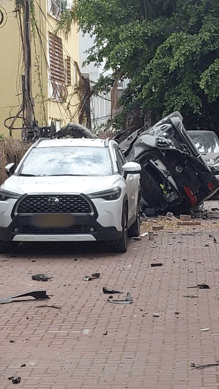 רכב הפוך בראשון לציון (צילום: שימוש לפי סעיף 27א בחוק זכויות יוצרים) אחת מזירות הנפילה בראשון