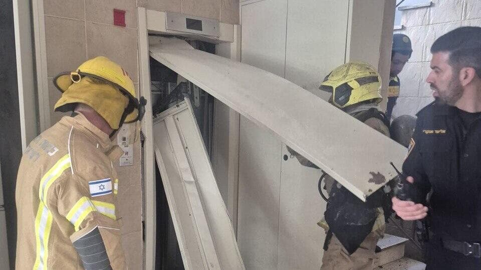 צילום: מאיר תורג'מן פגיעה ישירה בחולון