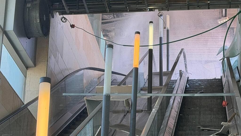 צילום: קובי קואנקס פגיעה ישירה בתחנת רכבת בחולון