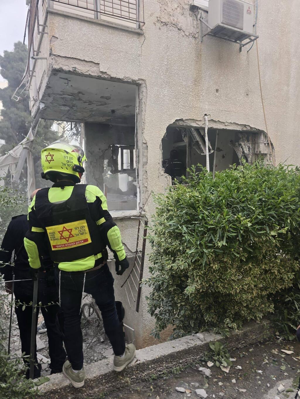 פגיעה בבניין במרכז