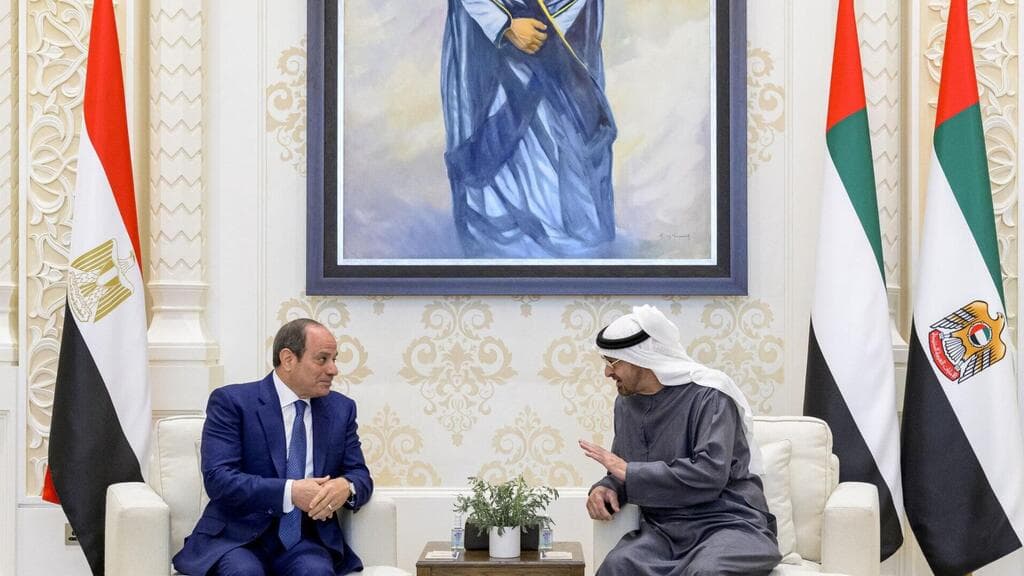נשיא מצרים עבד אל-פתאח א-סיסי נפגש היום באיחוד האמירויות עם נשיא האמירויות מוחמד בן זאיד