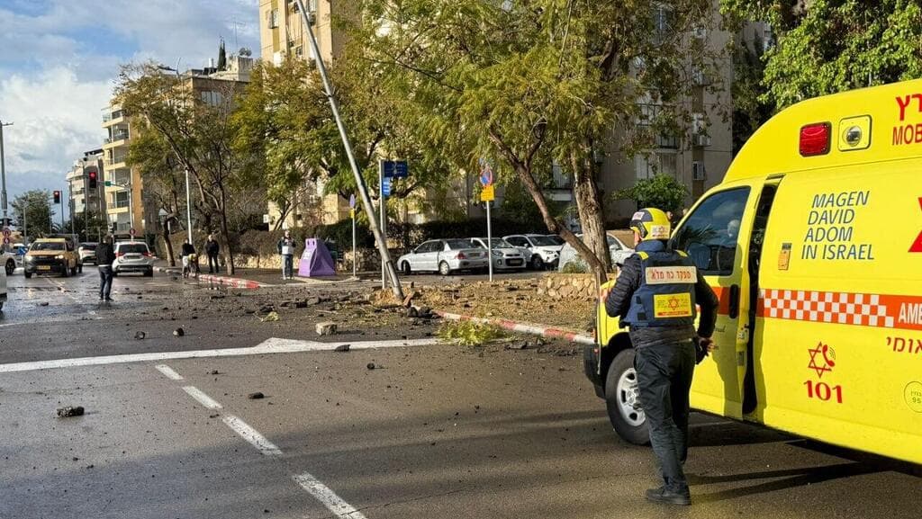 נפילת רסיס בחולון