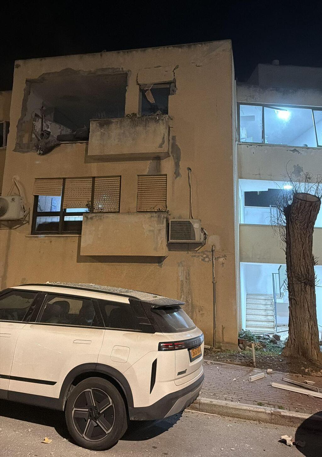 פגיעה ישירה בבניין בנשר