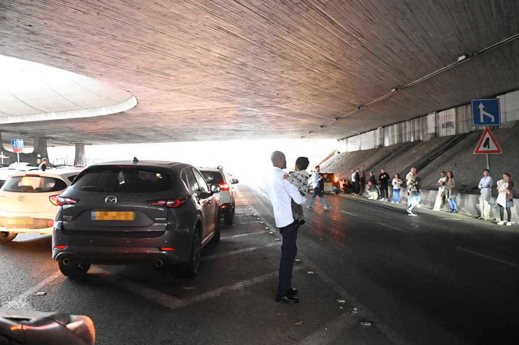 צילום: יובל חן פקקים בכבישי איילון בערב חג הפסח בעקבות שיגור מאיראן