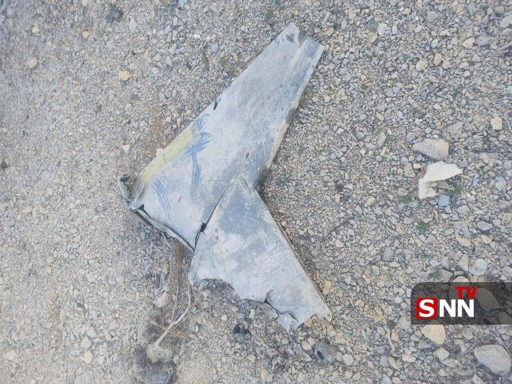 שרידי המטוס, שידור מהטלוויזיה של איראן. שברי מטוס F35 שהופל באיראן