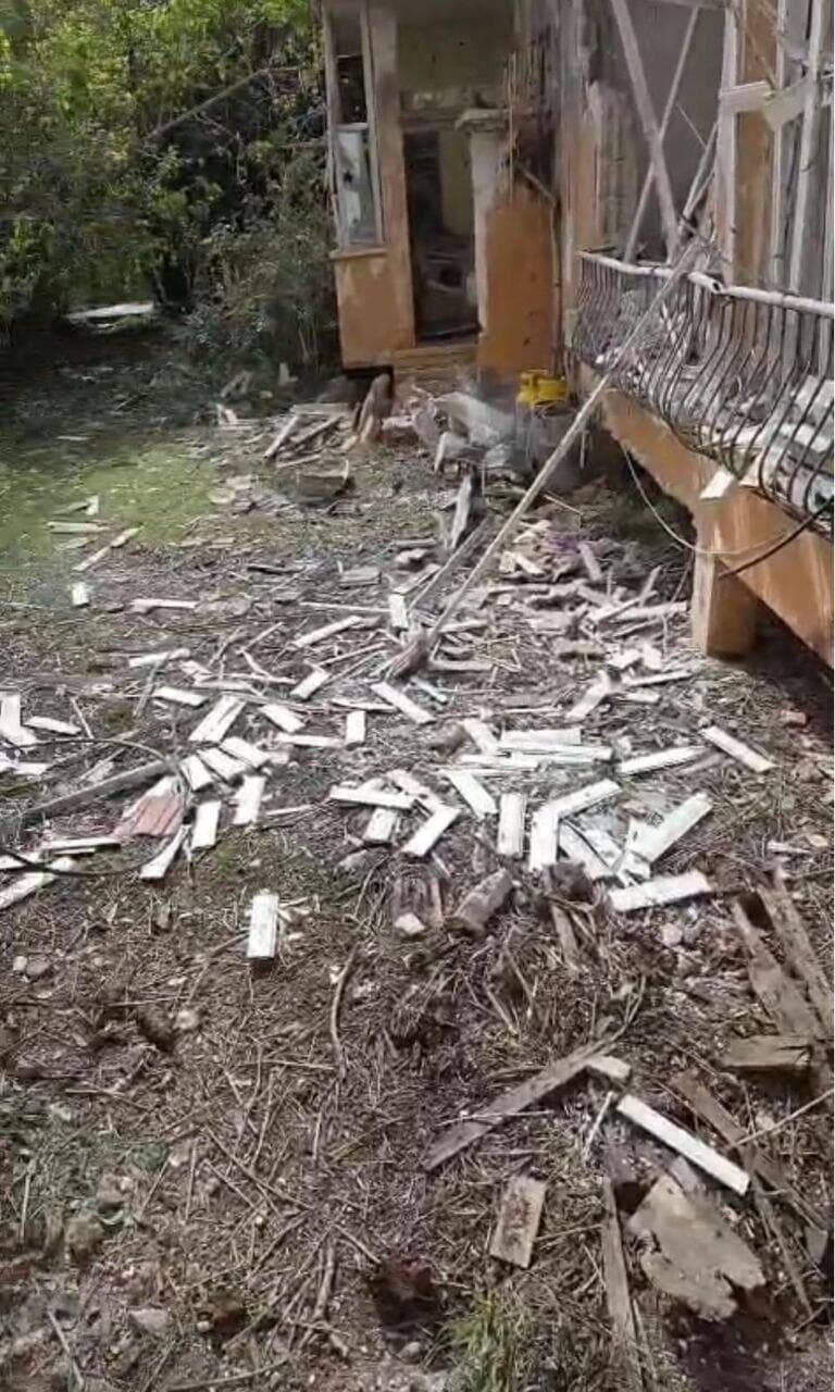 נזק למבנה באזור פתח תקווה (צילום: סעיף 27א לפי חוק זכויות יוצרים) נפילה באזור פתח תקווה