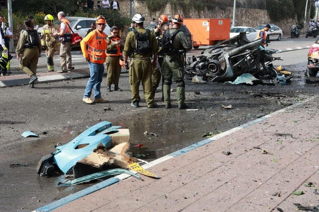 הרכב שנפגע ברמת גן (צילום: דנה קופל) רכב נפגע ברמת גן