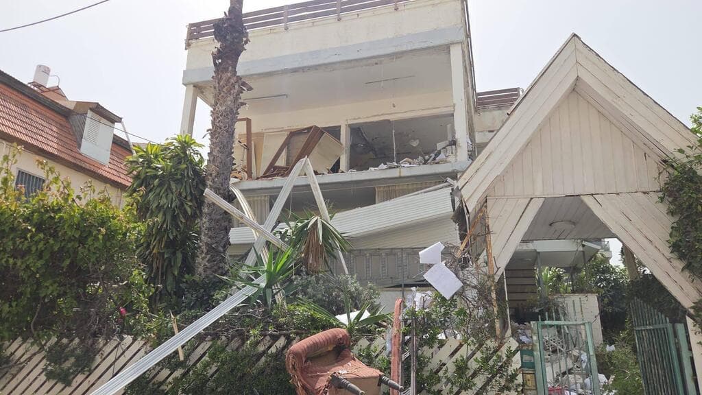 רמת גן (צילום: תיעוד מבצעי מד"א) נפילה ברמת גן