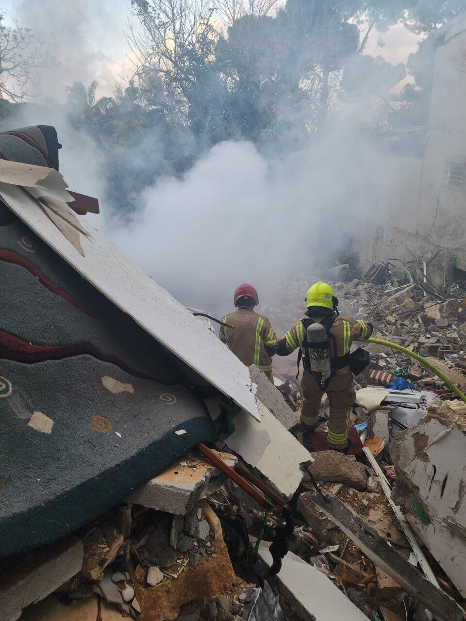 הפגיעה בחיפה ( צילום: כבאות והצלה ) הפגיעה בחיפה