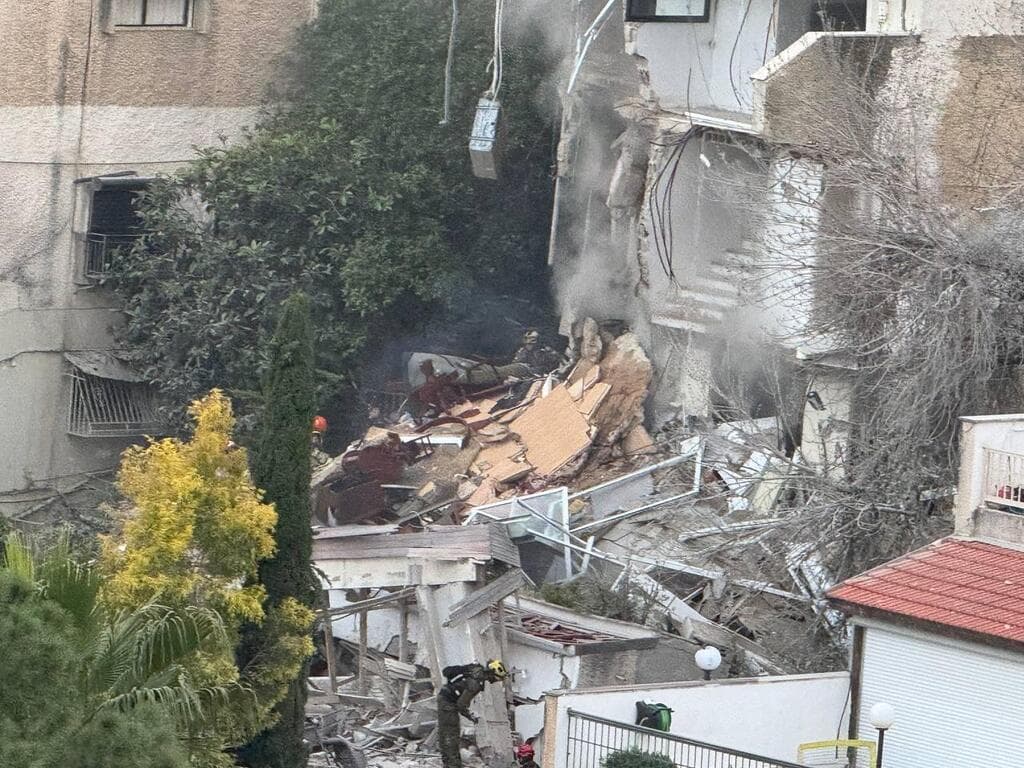 זירת הפגיעה בחיפה (צילום: איתן גליקמן ) זירת הפגיעה בחיפה