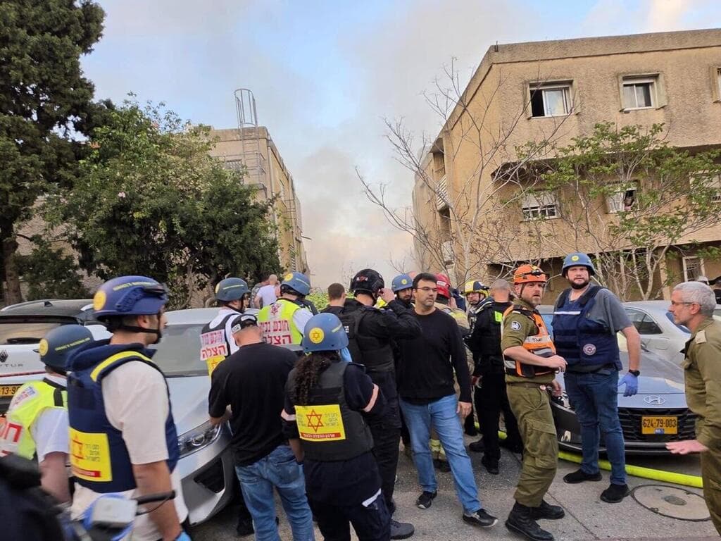 זירת הפגיעה בחיפה (צילום: תיעוד מבצעי מד"א) זירת הפגיעה בחיפה