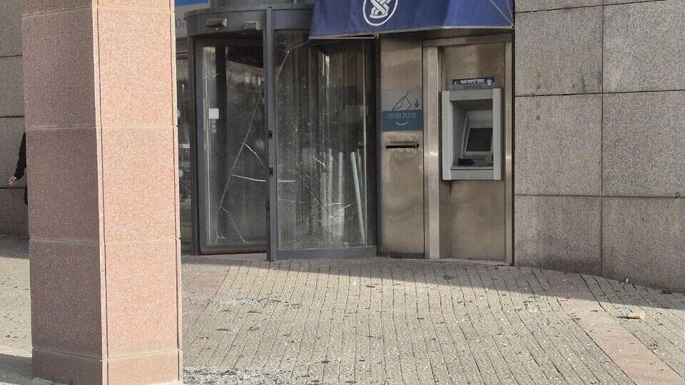 פגיעת הטיל המתפצל בתל אביב