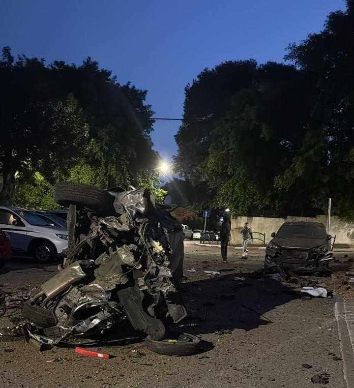 זירת הנפילה בחיפה אחרי פגיעת הטיל המתפצל מאיראן