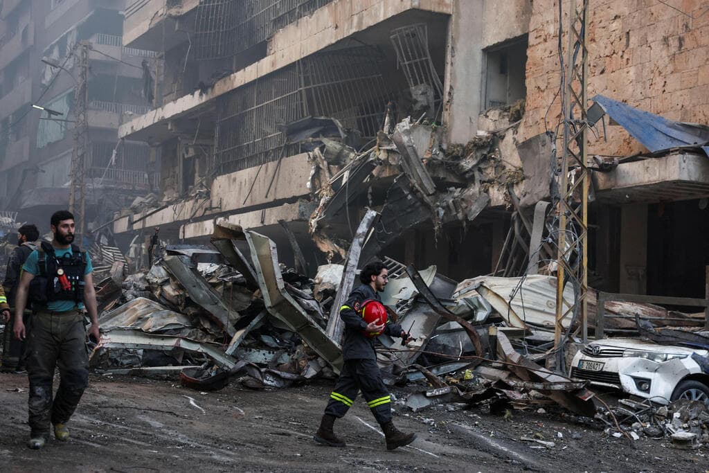 ביירות, אתמול (צילום: REUTERS/Yara Nardi) הרס רב כתוצאה מתקיפות בביירות
