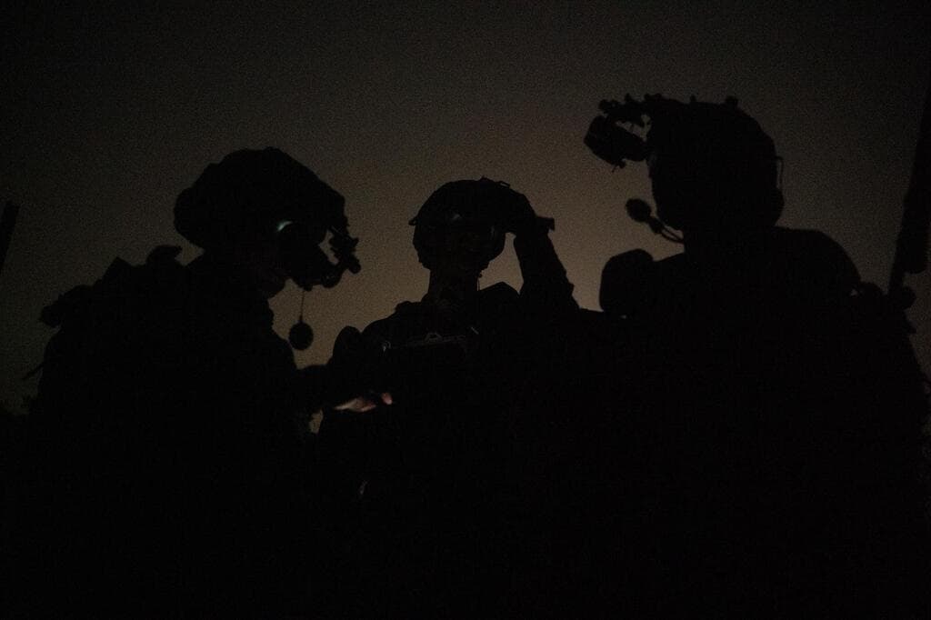 תיעוד מפעילות כוחות חטיבת צנחנים בדרום לבנון