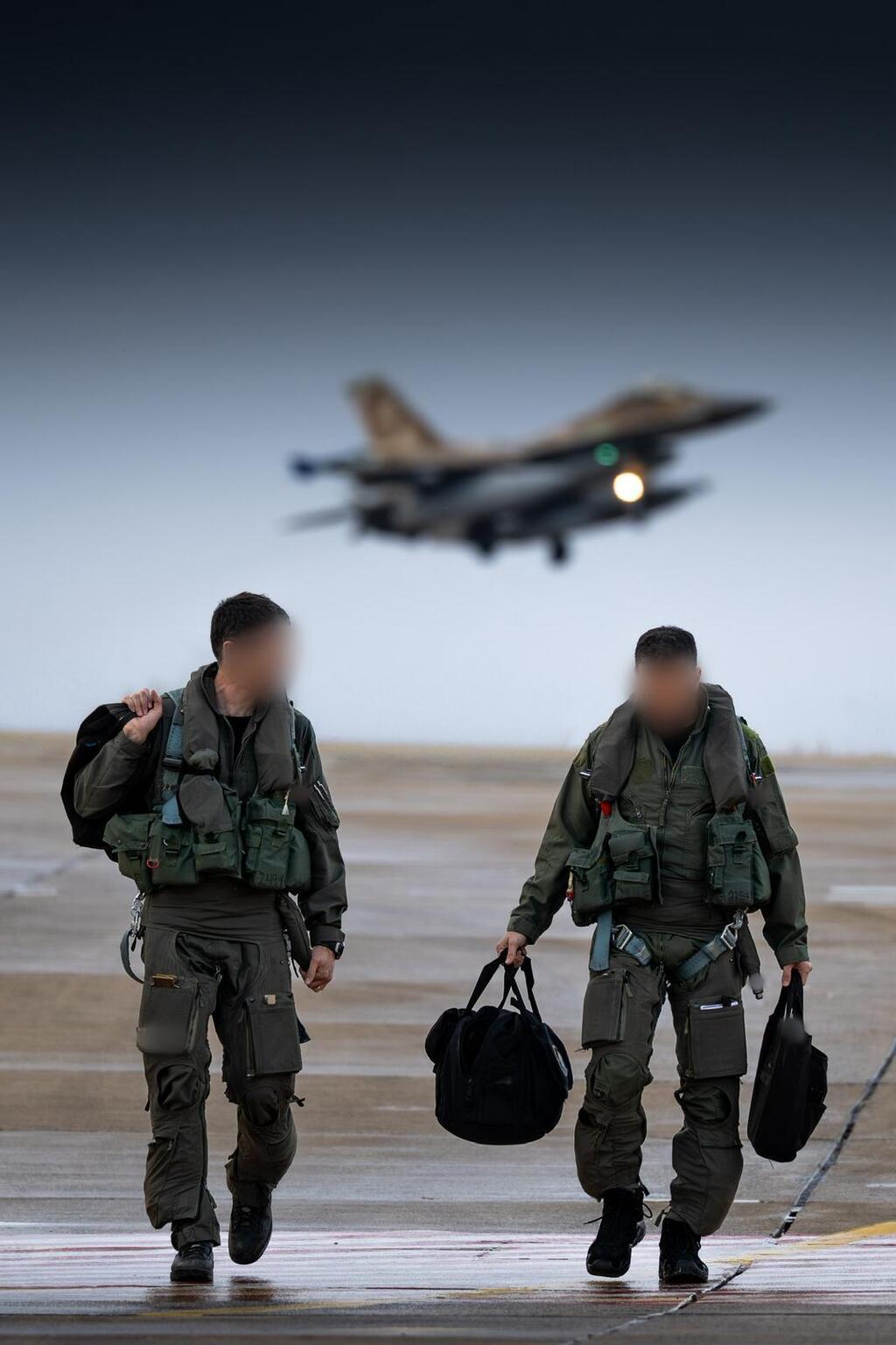 תמונות של מטוסי חיל האוויר במהלך מבצע שאגת הארי