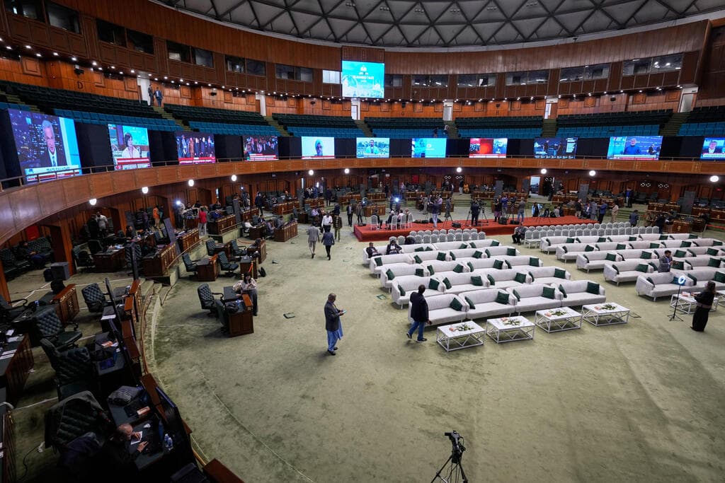 איסלמאבד פקיסטן אולם בו יערכו שיחות הפסת אש הין ארה"ב ל איראן