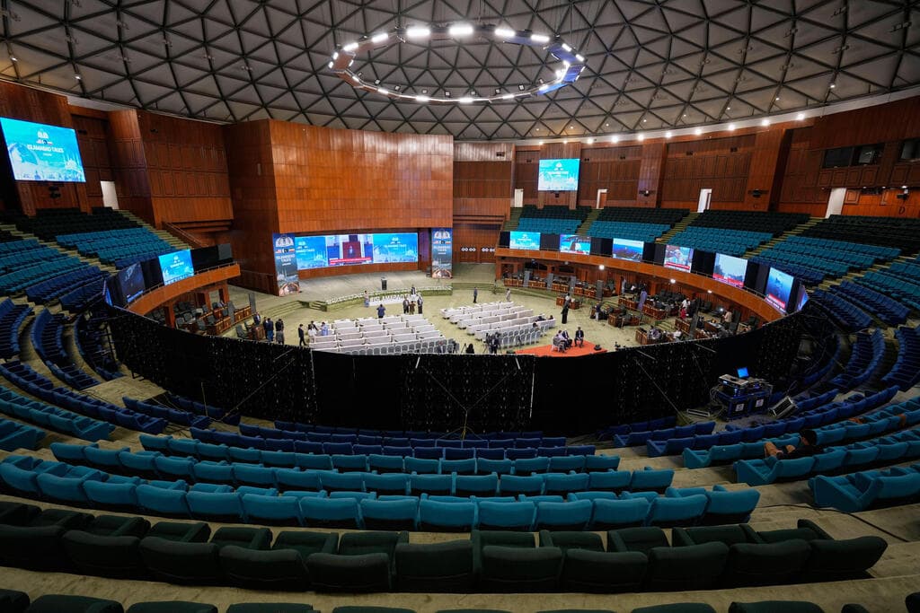 איסלמאבד פקיסטן אולם בו יערכו שיחות הפסת אש הין ארה"ב ל איראן