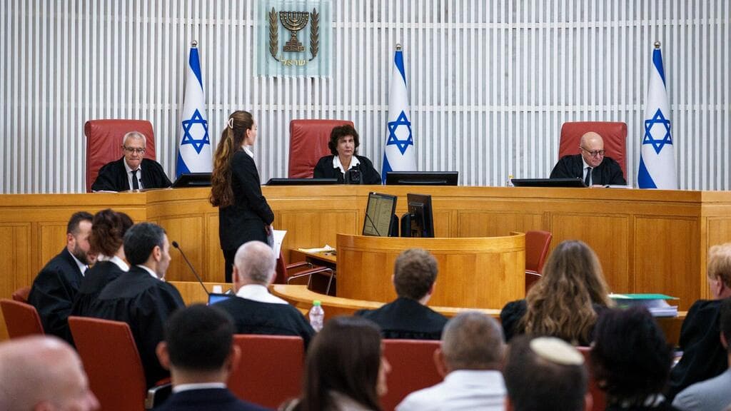 הדיון בבג"ץ (צילום: שלו שלום) דיון בעתירות שעניינן מינוי אלוף רומן גופמן לתפקיד ראש המוסד