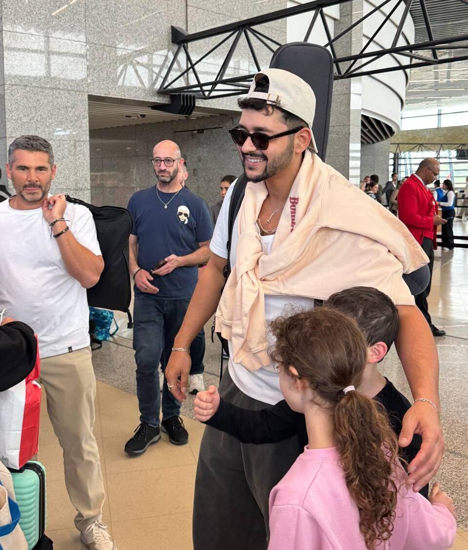 נועם בתן בשדה התעופה בווינה בבוקר לאחר הגמר