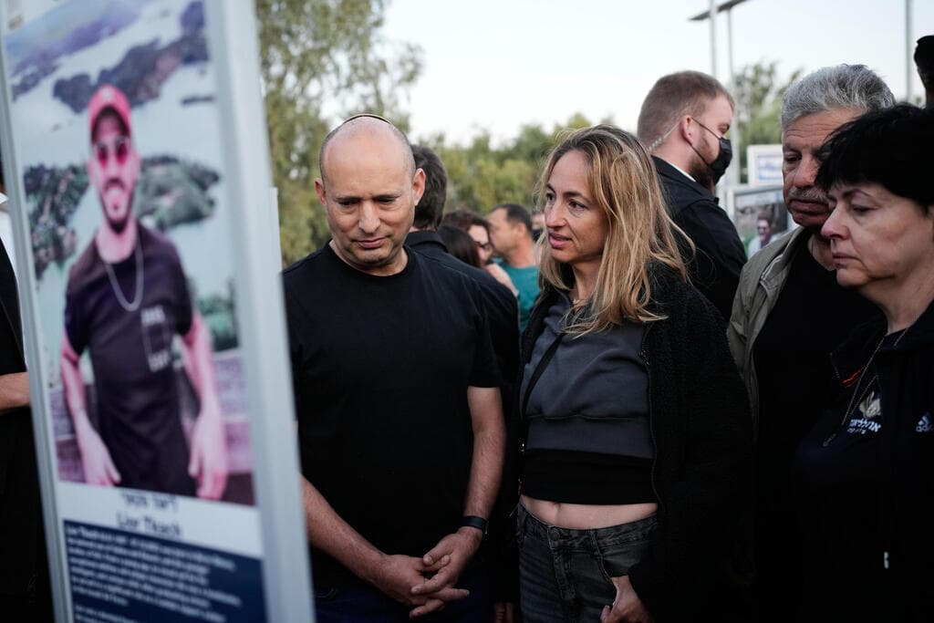 צילום: AP Photo/Ohad Zwigenberg שלוש שנים לטבח ה-7 באוקטובר. בנט במתחם פסטיבל הנובה