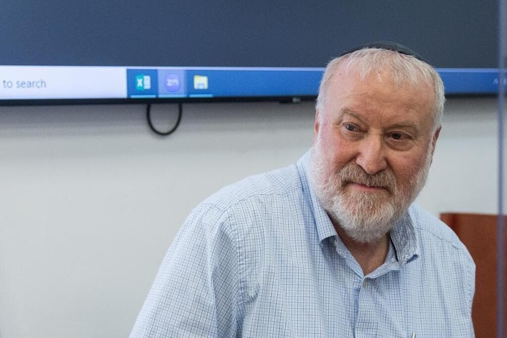 אביחי מנדלבליט באולם בית המשפט (צילום: חיים גולדברג/פלאש90) אביחי מנדלבליט