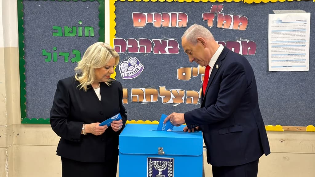 בנימין ושרה ניתניהו בקלפי בחירות
