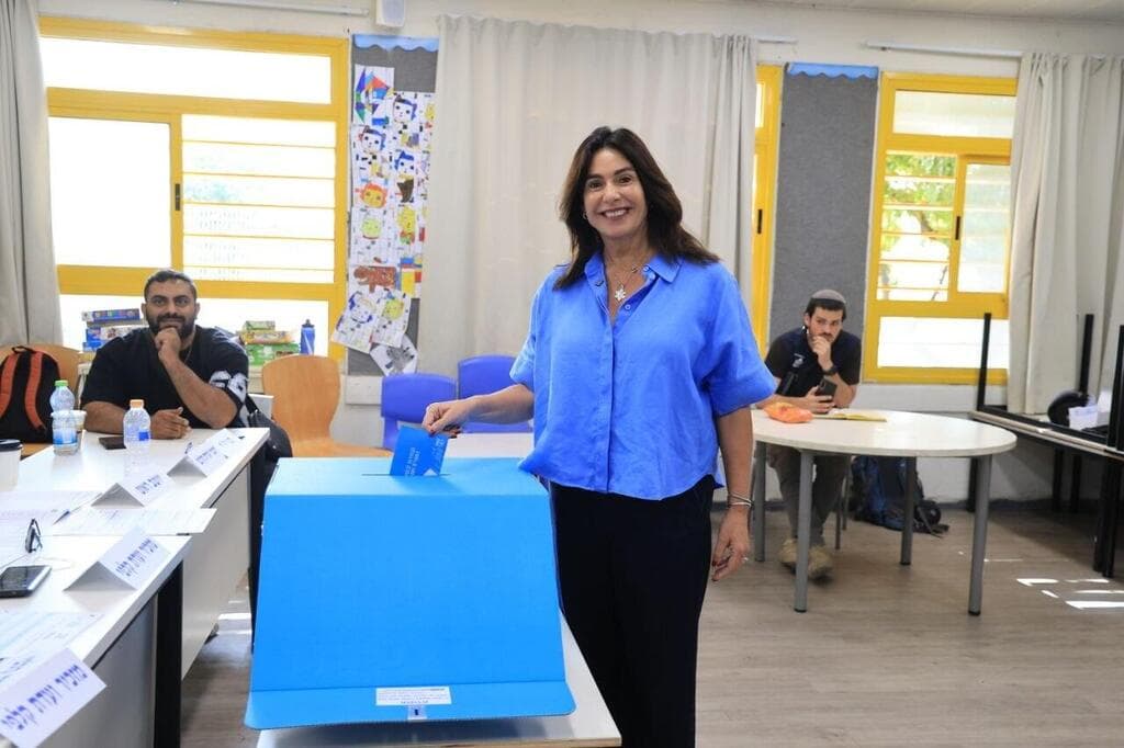 מירי רגב בבחירות לקלפי