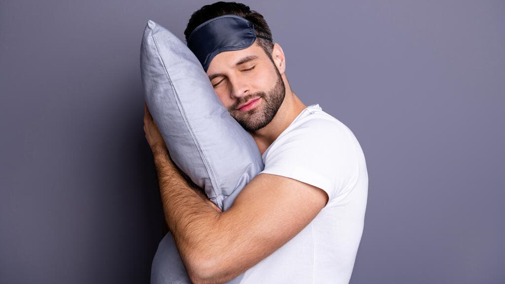אצל גברים שלא ישנו מספיק או ישנו יותר מדי, נמצאה ספירת זרע נמוכה (צילום: Shutterstock) מנטה