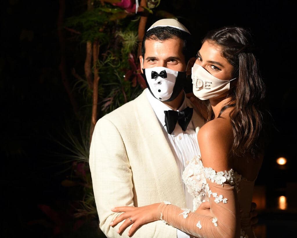 "על פי האמונה היהודית, אסור לשנות תאריך חתונה שכבר נקבע" (צילום: Carlos chattah, Eduardo Garcia) שני זיגרון בחתונתה