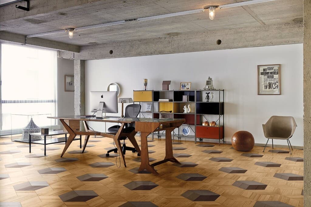 אריחי עץ מצויירים בעיצוב סטודיו ג'וב 