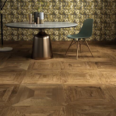 ריצוף עץ מלא. ניתן להשיג ב- HeziBank