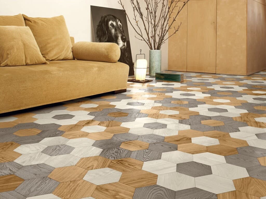 אריחי עץ מצויירים