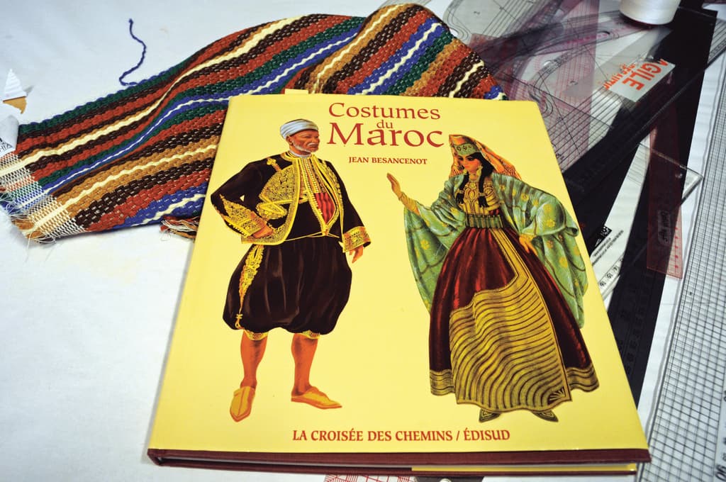 ספר איורים על הלבוש הקהילה היהודית במרוקו