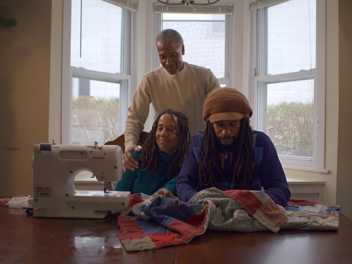 מתוך הסדרה "סיפורי בגדים"