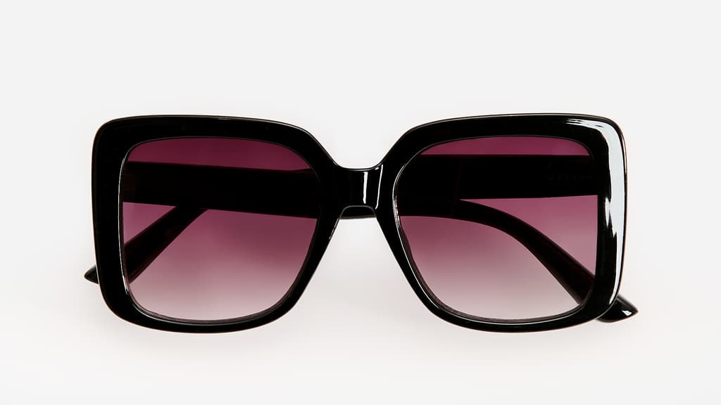 אוברסייז. 60 שקל, ריזרבד (צילום: אסף לוי) אוברסייז. זול: ריזרבד