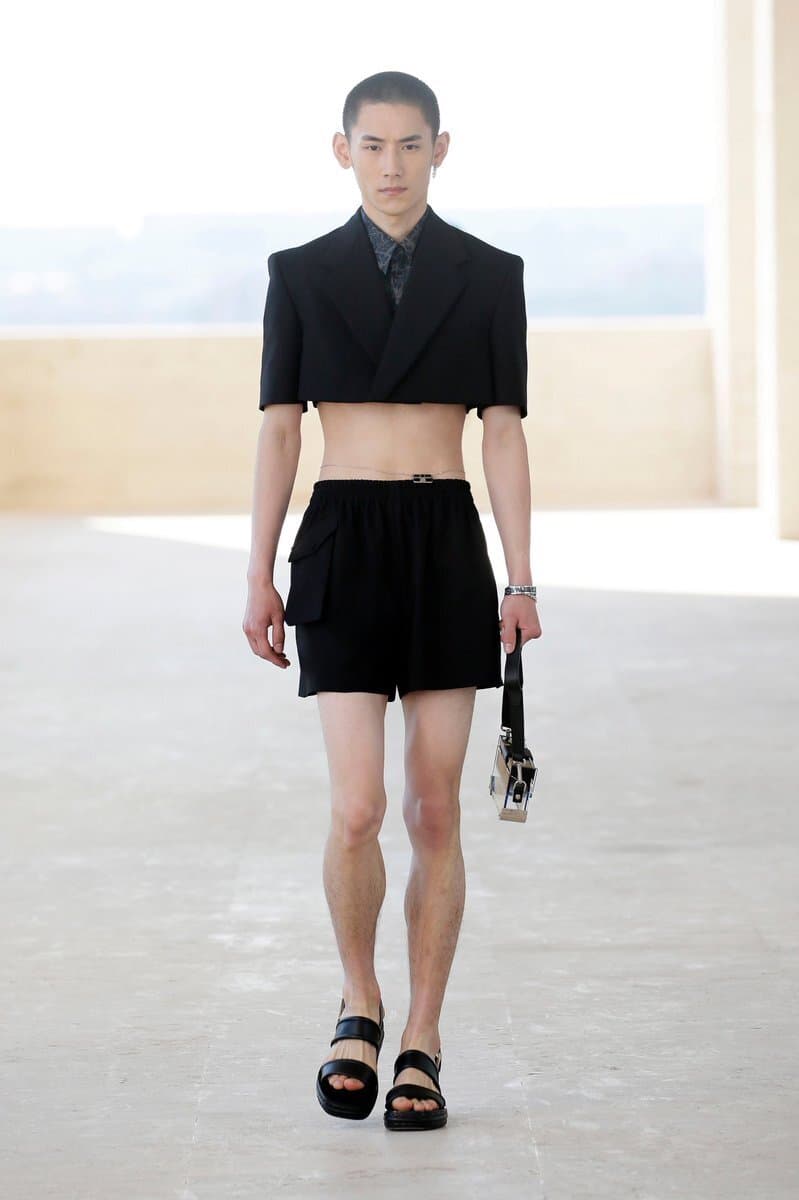 חולצות בטן בתצוגה של פנדי בשבוע האופנה לגברים במילאנו