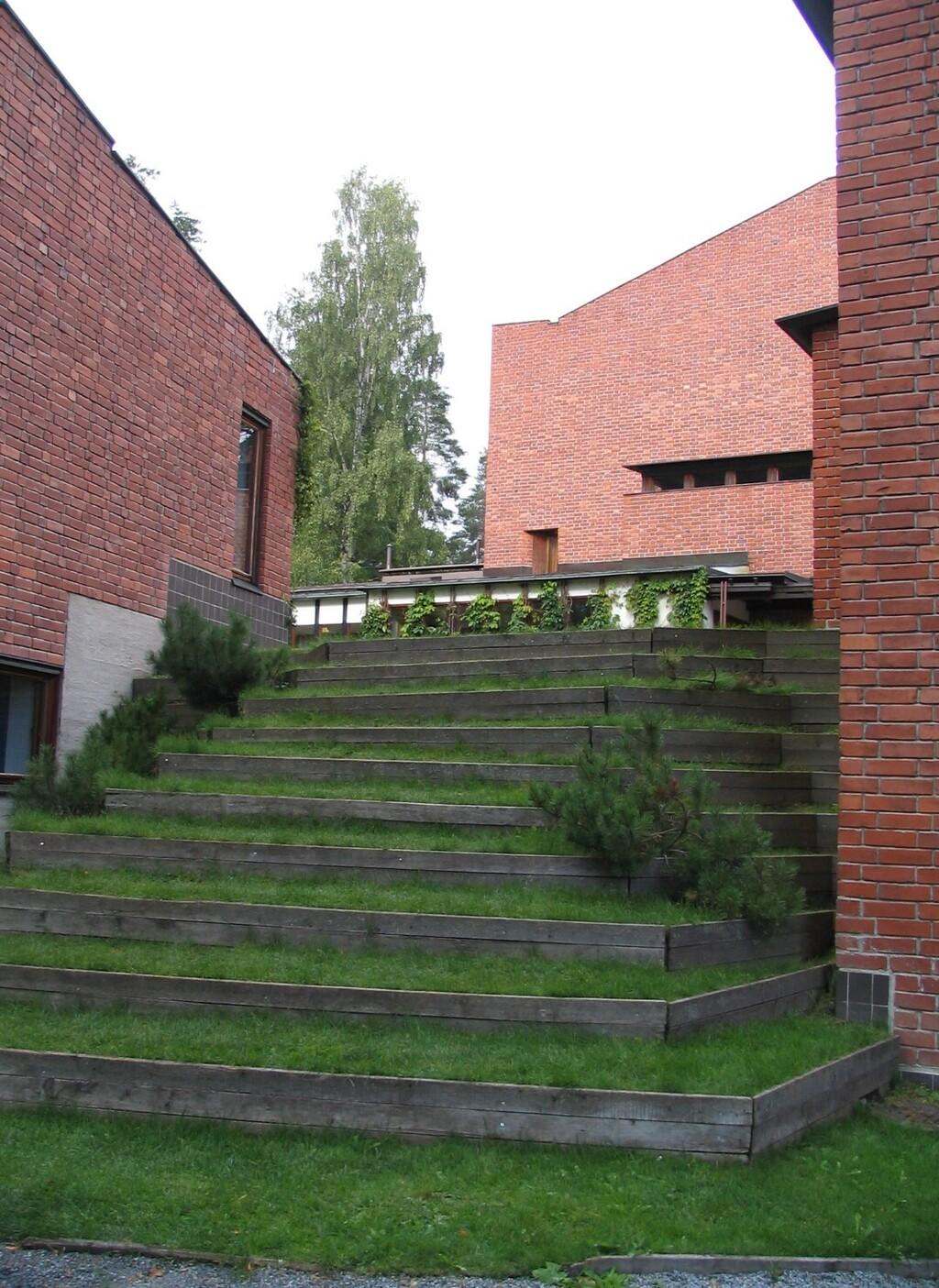 מדרגות הדשא בבניין העיר סיינטסאלו