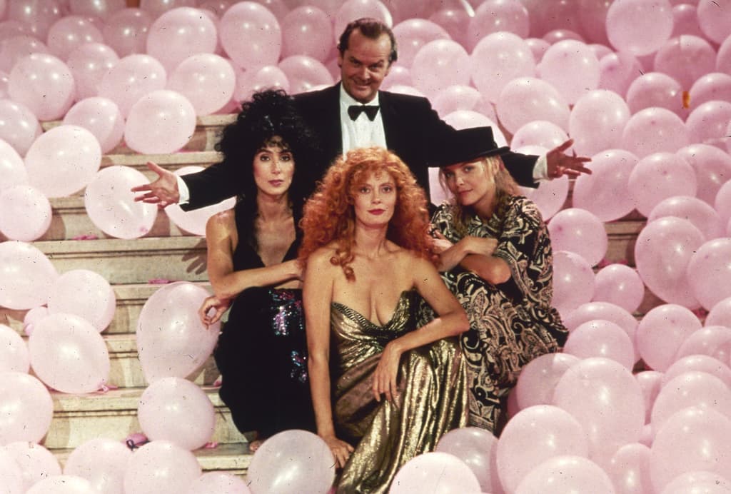 סוזן סרנדון בסרט "המכשפות מאיסטוויק", 1987