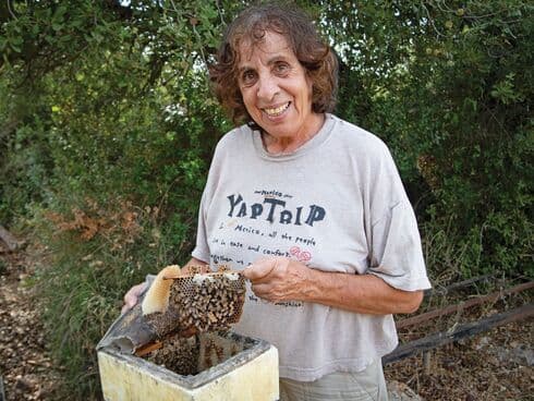 נגה ראובן. "הדבורים הן חלק יותר מדי חשוב בחיי מכדי שאעזוב אותן"