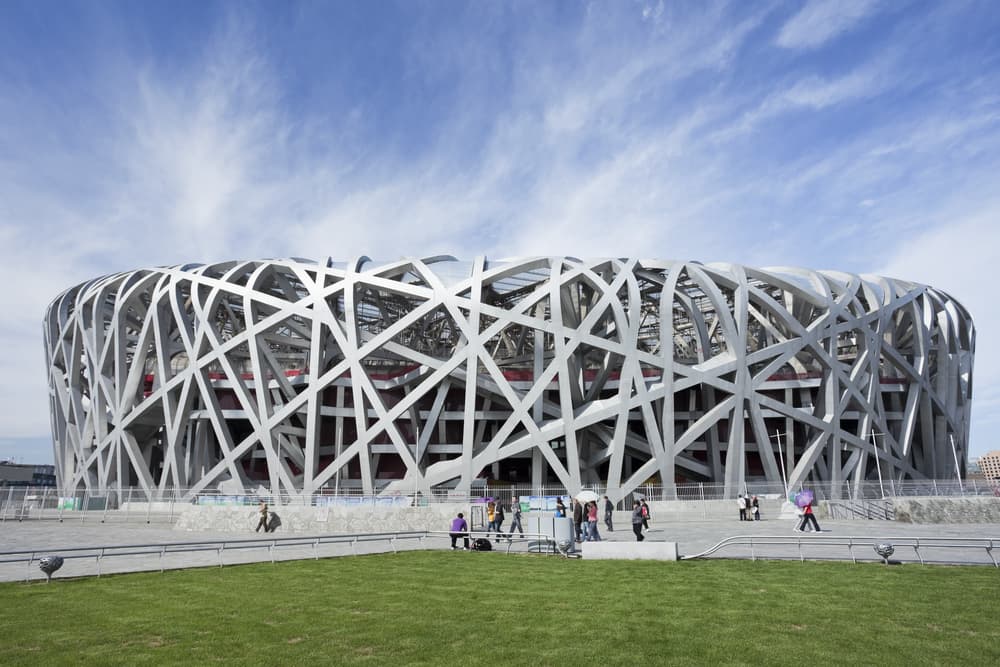 נקודת ציון תיירותית: האצטדיון האולימפי זכה לכינוי "אנדרטה ריקה לפאר של סין"